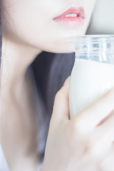亚洲一区二三区好的精华液